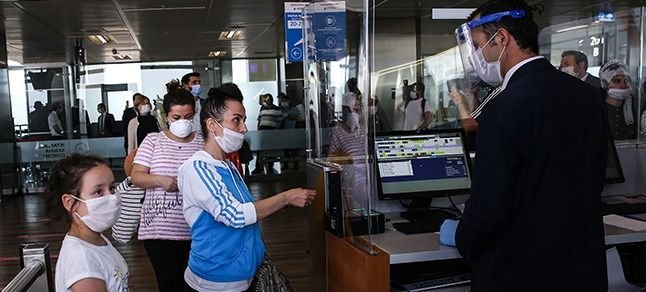 Havaalanlarında koronavirüs test merkezleri açılıyor