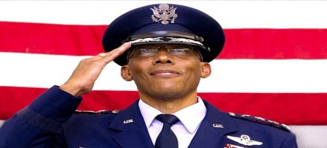 ABD tarihinde ilk siyahi hava kuvvetleri komutanı