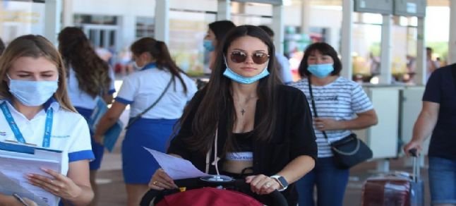 Antalya’ya iki günde 72 binden fazla turist geldi