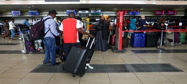 Kovid-19 nedeniyle kapatılan havalimanları açılıyor