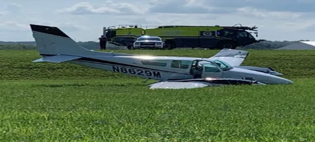 Uçak iniş sırasında pistten çıktı