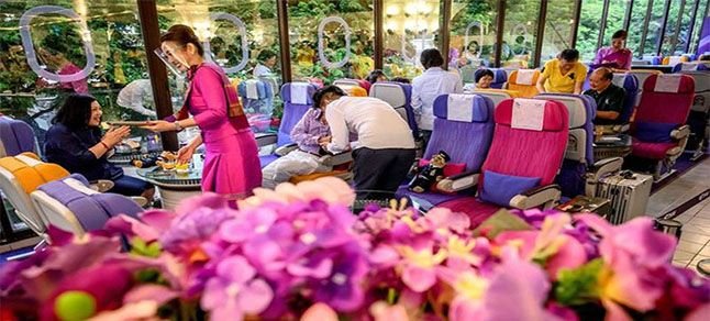 Uçak yemeklerini özleyenler için restoran açıldı