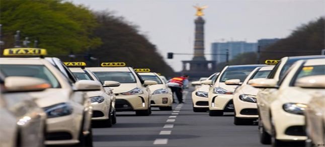 BER Havalimanı taksiciler tarafından protesto edildi