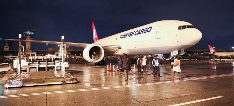 Turkish Cargo 1700 yıllık Kybele heykelini Türkiye’ye taşıdı
