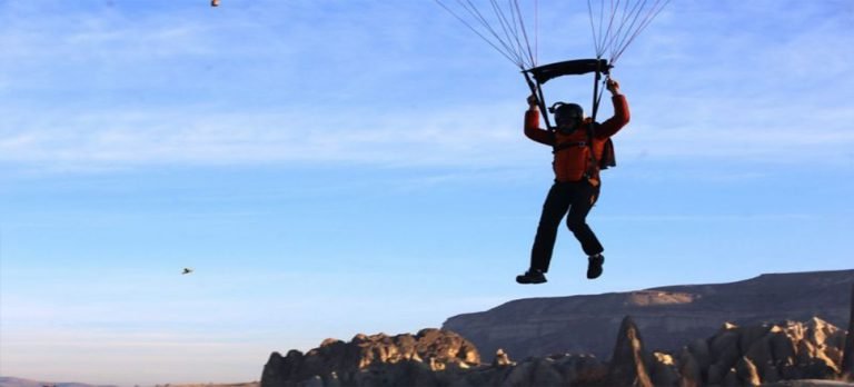 Uçma Hayalini Kapadokya’da Paraşütle Gerçekleştirdi!