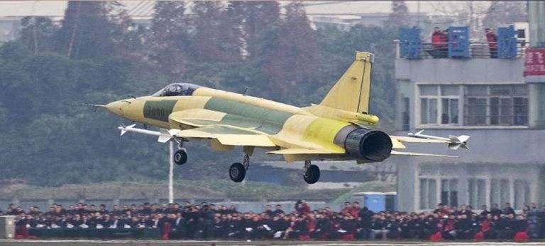 Azerbaycan, ilk JF-17 Block III savaş uçağına kavuşuyor