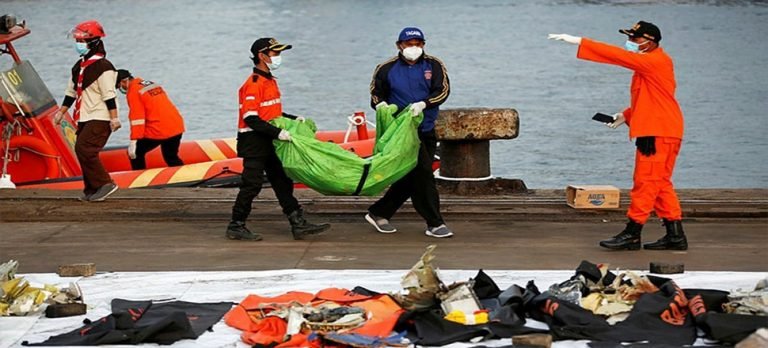 Uçak kazasında ölenlerin yakınlarına tazminat ödenecek