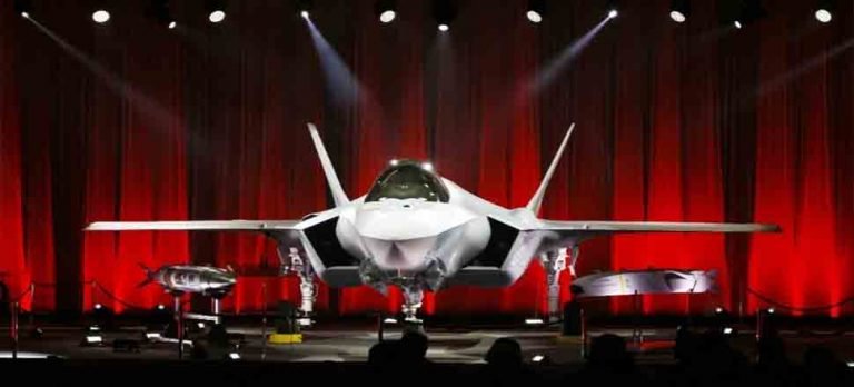 F-35 savaş uçaklarında yaklaşık 900 hata tespit edildi