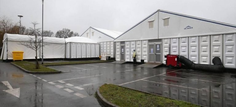 İngiltere’de eski uçak hangarı morga dönüştürülüyor