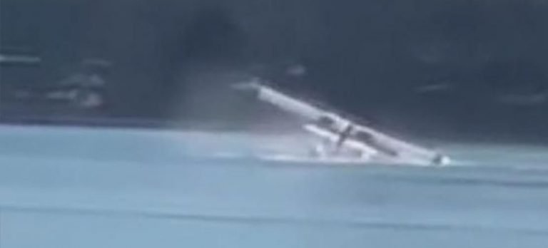 ABD’de Uçak göle düştü!