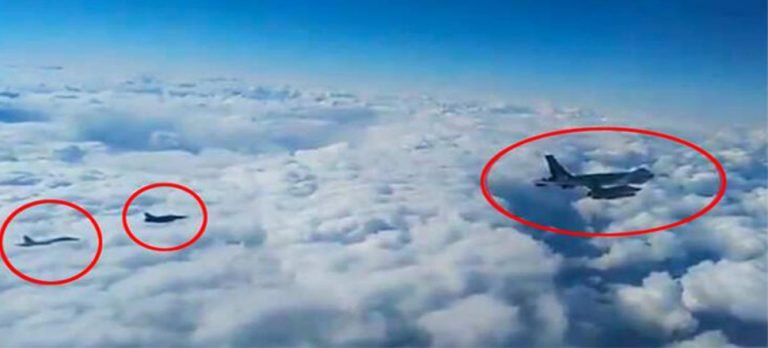 Rus ve Fransız uçakları havada karşı karşıya geldi