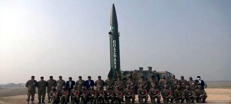 Pakistan’dan kısa menzilli balistik füze testi