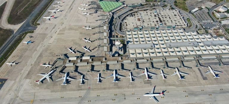 Atatürk Havalimanı uçak park alanına dönüştü