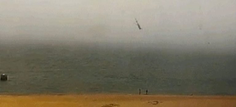 Çin’de helikopter yere çakıldı!