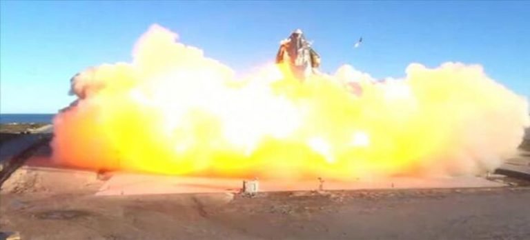 SpaceX’in uzay aracı, inişten sonra patladı