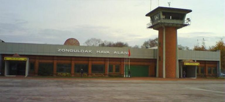 Zonguldak’a uçuşlar durduruldu