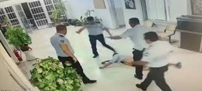 Ercan’da yolcuya şiddet uygulayan polis’e 50 gün hapis cezası