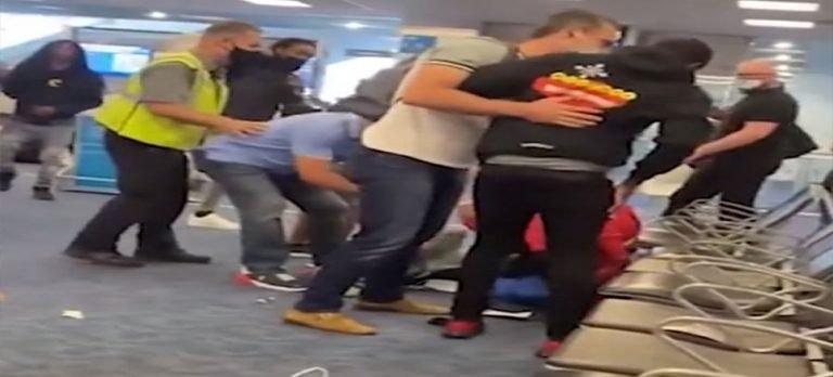 Miami Uluslararası Havalimanı’nda koltuk kavgası