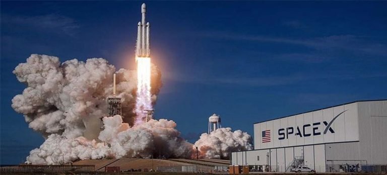 NASA, astronotlarını Ay’a indirecek kapsül için SpaceX’i seçti