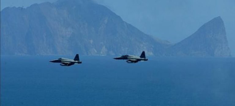 Çin, 25 savaş uçağıyla Tayvan’ın hava sahasını ihlal etti