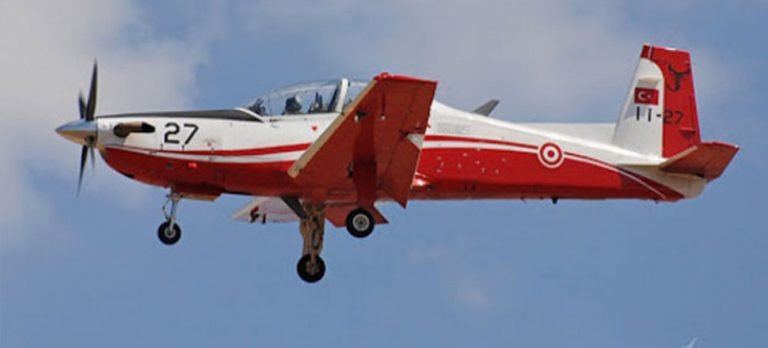 İzmir’de askeri uçak düştü!