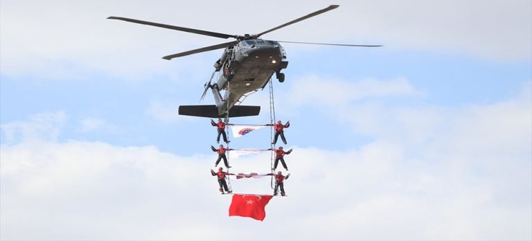 Şanlıurfa’da Solo Türk gösterisi nefes kesti