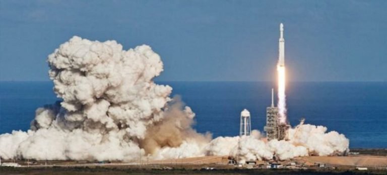 SpaceX, Mars’a gidecek rokete Starlink internet alıcısı ekledi