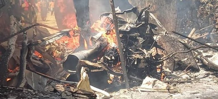 Zimbabve’de askeri helikopter bir evin üzerine düştü