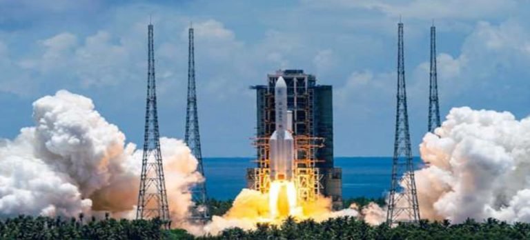 Çin uzay istasyonu modülü için planlanan ikmal seferini erteledi