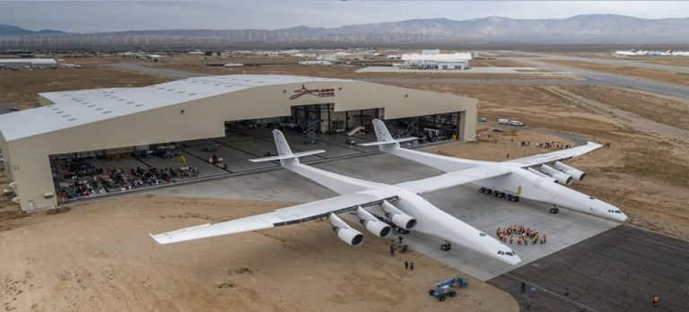 Dünyanın en büyük uçağı ikinci kez havalandı