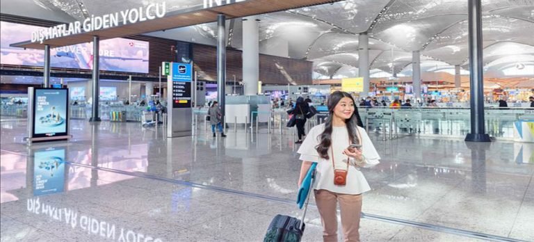 İstanbul Havalimanı’nda yolculara sunulan şarj ünitesi sayısı artırıldı