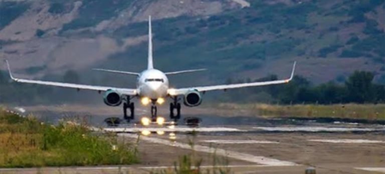 Pist yenilendiği halde uçak inemedi