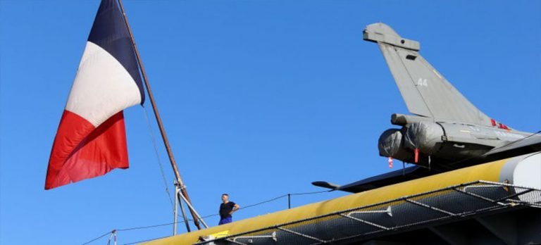 Fransız uçak gemisi, Rum kesiminin Limasol Limanı’na demirledi