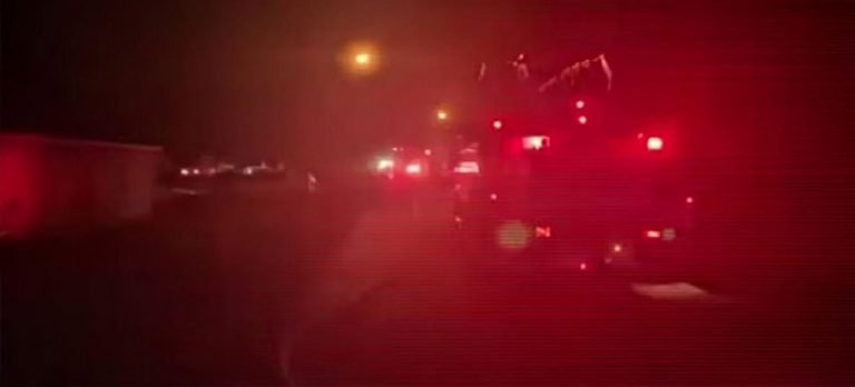 ABD’de Uçak evin üzerine çakıldı!