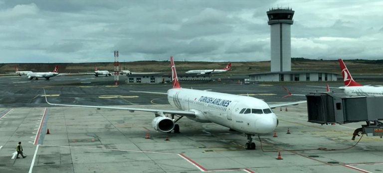 26 uçak, İstanbul Havalimanı’na yönlendirildi