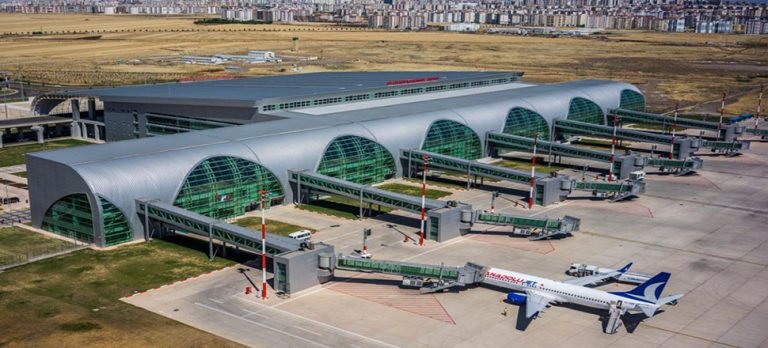 Diyarbakır Havalimanı’nda uçak seferleri yeniden başladı