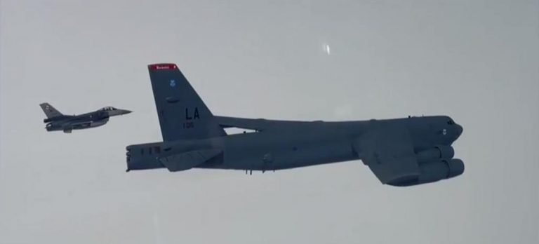 Türk F-16’ları ABD’nin B-52 uçaklarına refakat etti