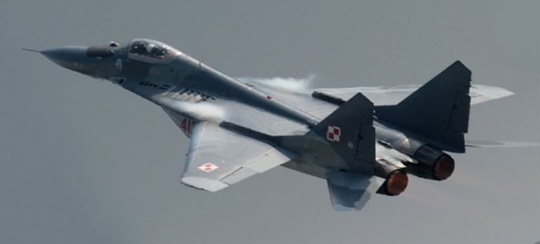 Polonya’da savaş uçakları yanlışlıkla birbirini vurdu iddiası