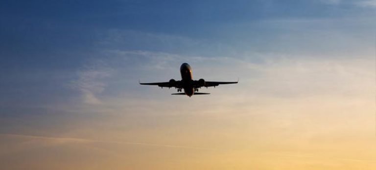 Lübnan’da sivil eğitim uçağı düştü: 3 ölü