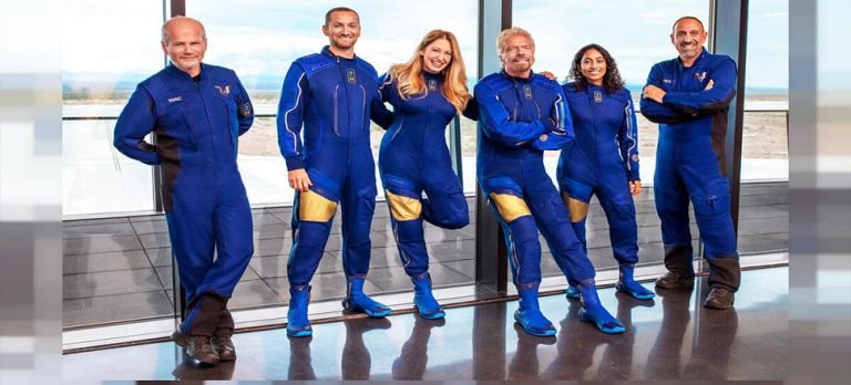 Richard Branson, Ekibiyle Birlikte Bugün Uzay Yolculuğuna Çıkıyor