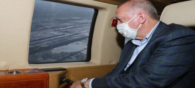 Cumhurbaşkanı Erdoğan’ı taşıyan helikopter hava muhalefeti nedeniyle Rize’ye indi