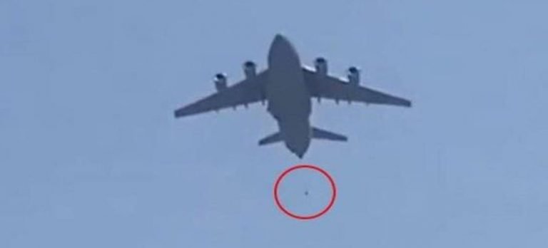 İniş takımlarında insan vücudu parçaları bulundu