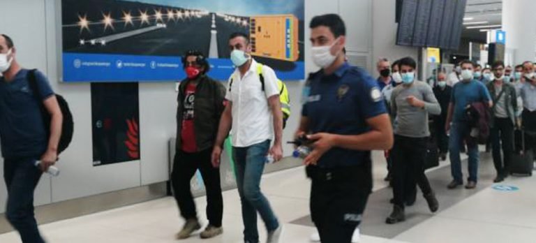 324 Türk vatandaşı, THY’nin tahliye uçuşuyla yurda getirildi