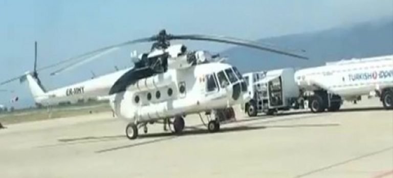Yangın helikopterleri Havalimanından yakıt ikmâli yapıyor