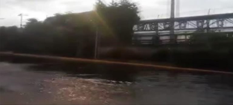 Meksika’da havalimanını su bastı