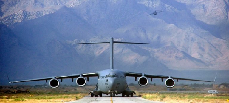 ABD’li Kongre üyesi: 6 uçak Afganistan’dan ayrılamadı, Taliban rehin aldı