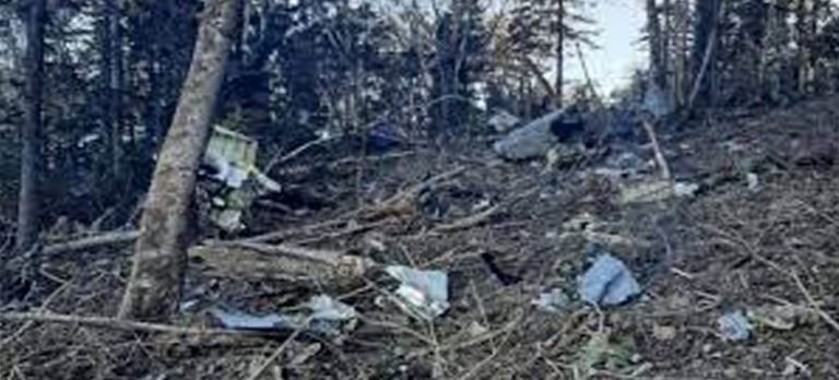 Rusya’da radardan kaybolan uçağın enkazı bulundu
