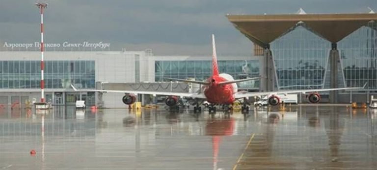 Antalya’dan gelen yolcu uçağı acil iniş yaptı