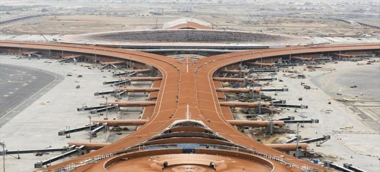 Kral Abdullah Havalimanına roket düştü: 5 yaralı