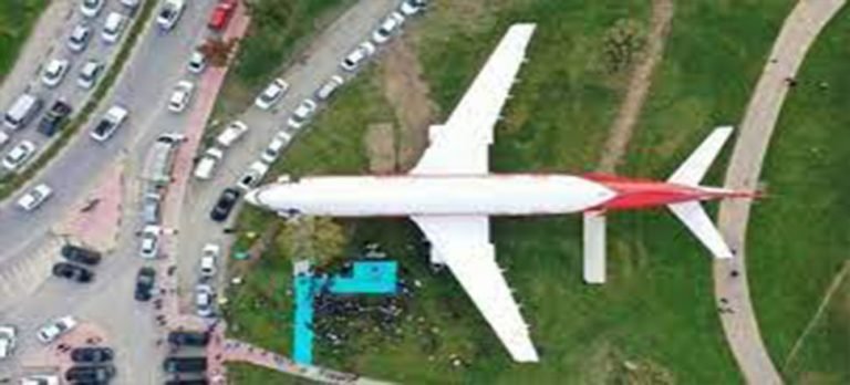 Dev yolcu uçağı kafeye dönüştürüldü